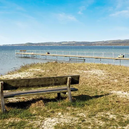 Semesterbostad Nice In With 3 Bedrooms And Wifi