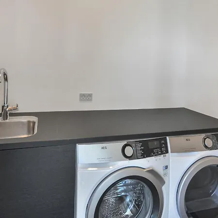 Semesterbostad Nice In With 3 Bedrooms And Wifi *